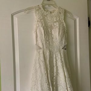 NWT Avery G lace dress